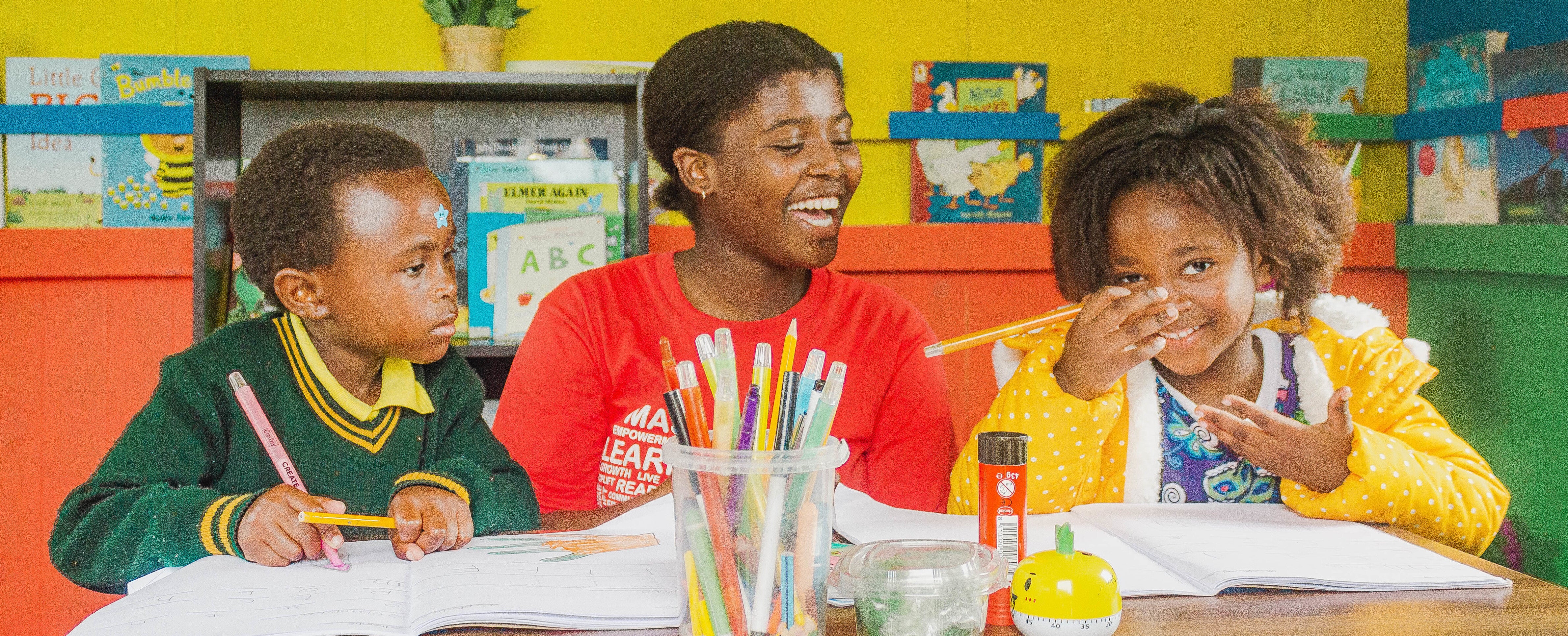 30 Minuten Leseförderung für ein Kind in Südafrika